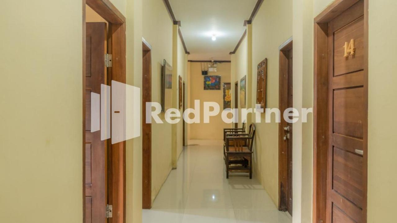 Vandhela Homestay Syariah Mitra Reddoorz Surabaia Exterior foto