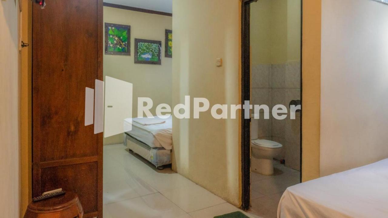 Vandhela Homestay Syariah Mitra Reddoorz Surabaia Exterior foto