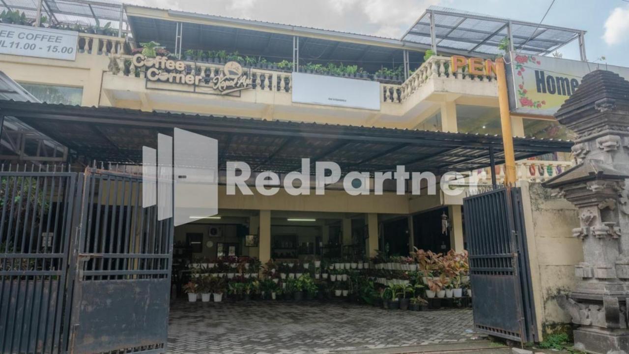 Vandhela Homestay Syariah Mitra Reddoorz Surabaia Exterior foto