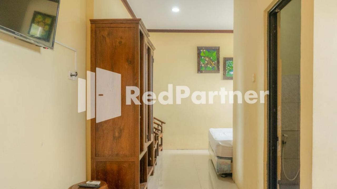Vandhela Homestay Syariah Mitra Reddoorz Surabaia Exterior foto