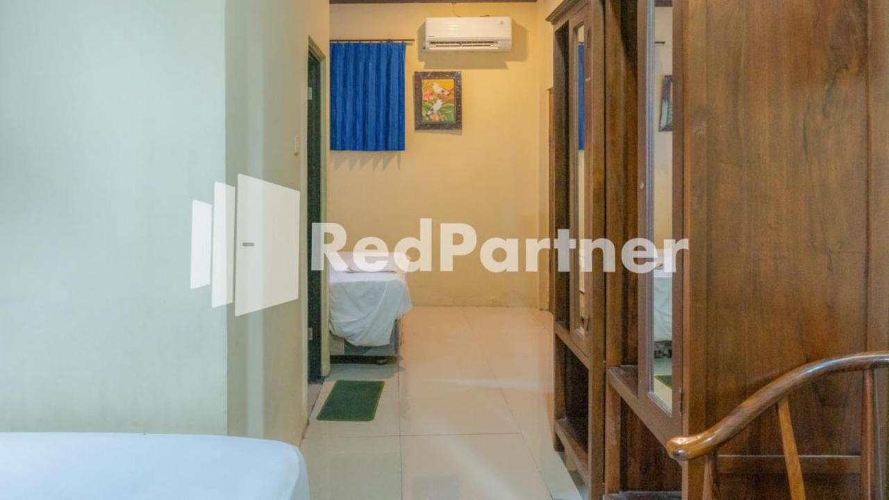 Vandhela Homestay Syariah Mitra Reddoorz Surabaia Exterior foto