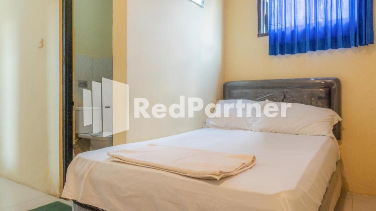 Vandhela Homestay Syariah Mitra Reddoorz Surabaia Exterior foto