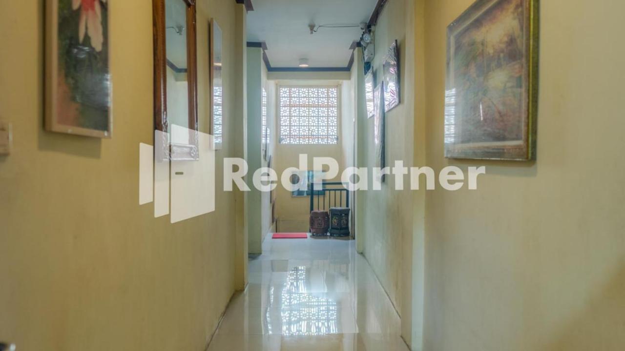 Vandhela Homestay Syariah Mitra Reddoorz Surabaia Exterior foto